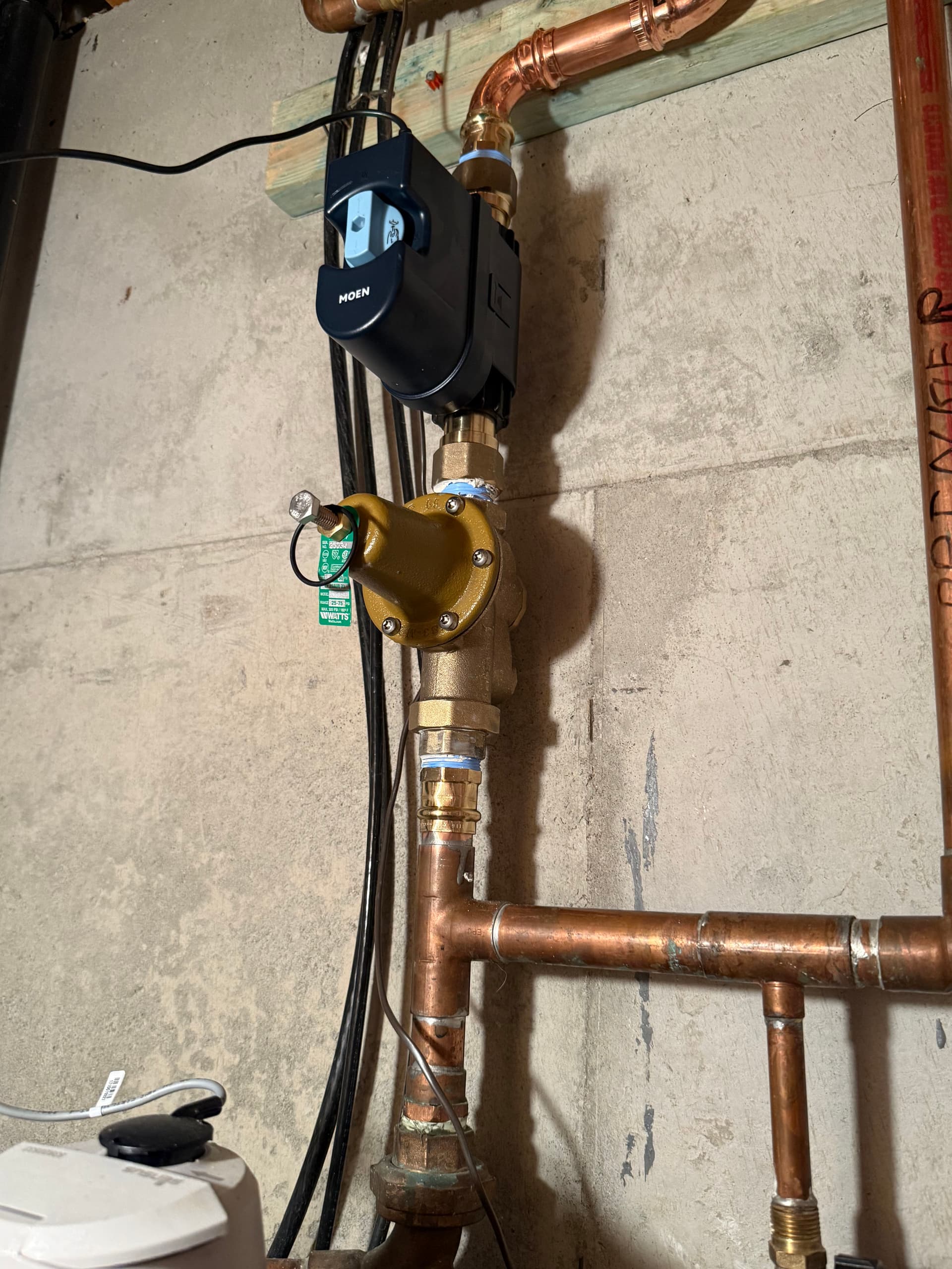 Gallery photos for Halo Whole-Home Water Filtration Plus Moen Flo Leak Protection: Image #1