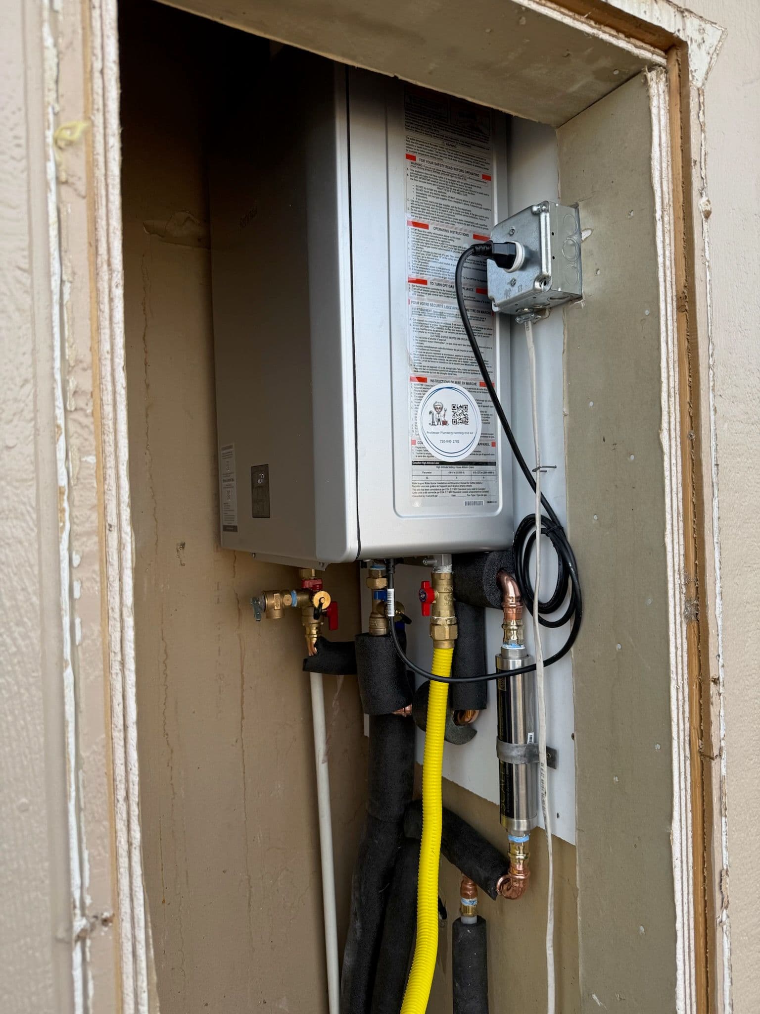 Efficient Rinnai Tankless Water Heater Installation image